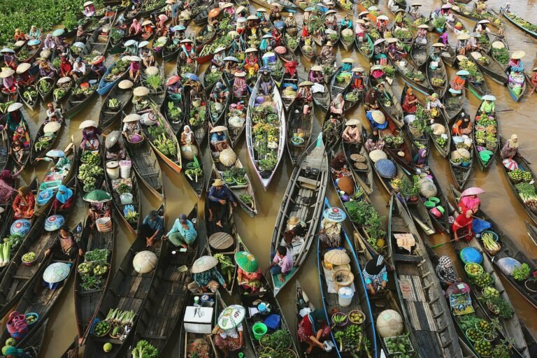 Pattaya Floating Market (Ticket + 1 Way Boat)