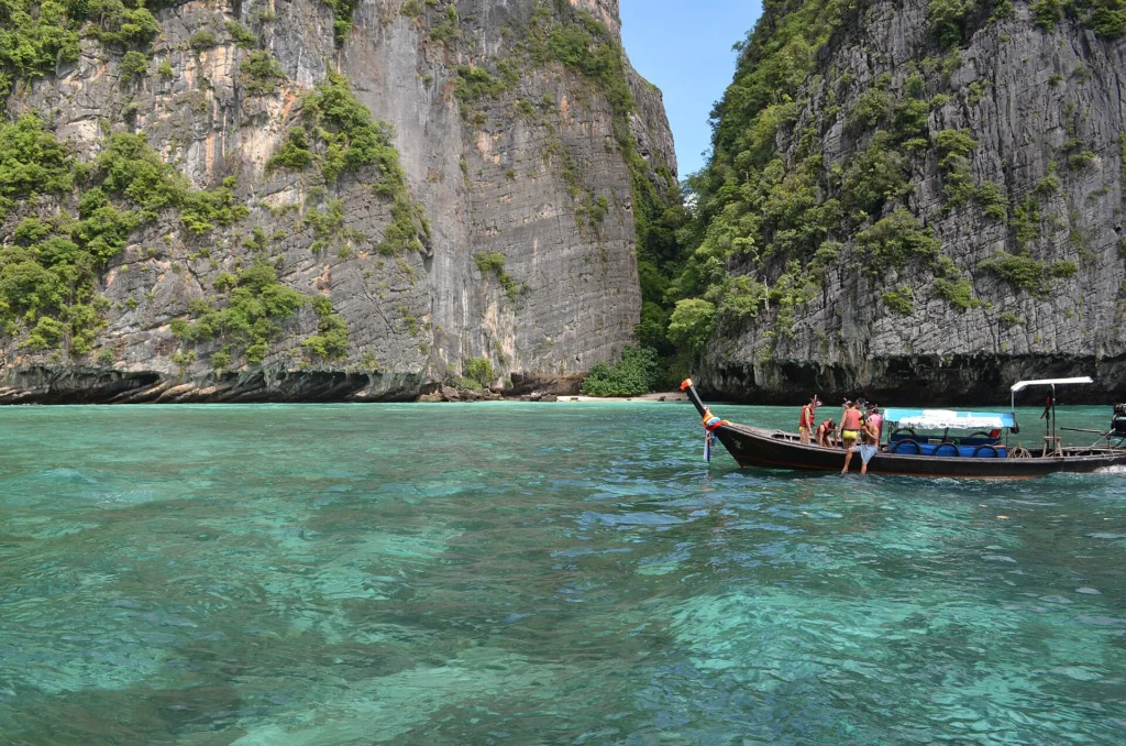 MOONLIGHT PHI PHI LUXURY CRUISE: Phi Phi+ Maya Bay + Maiton Island + Lunch + SIC Transfer