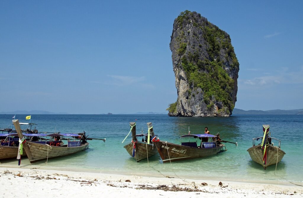 4 Island + Phi Phi Island (Speed Boat) (15 Seats)