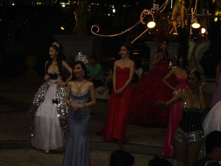 Tiffany Show Pattaya (Silver)